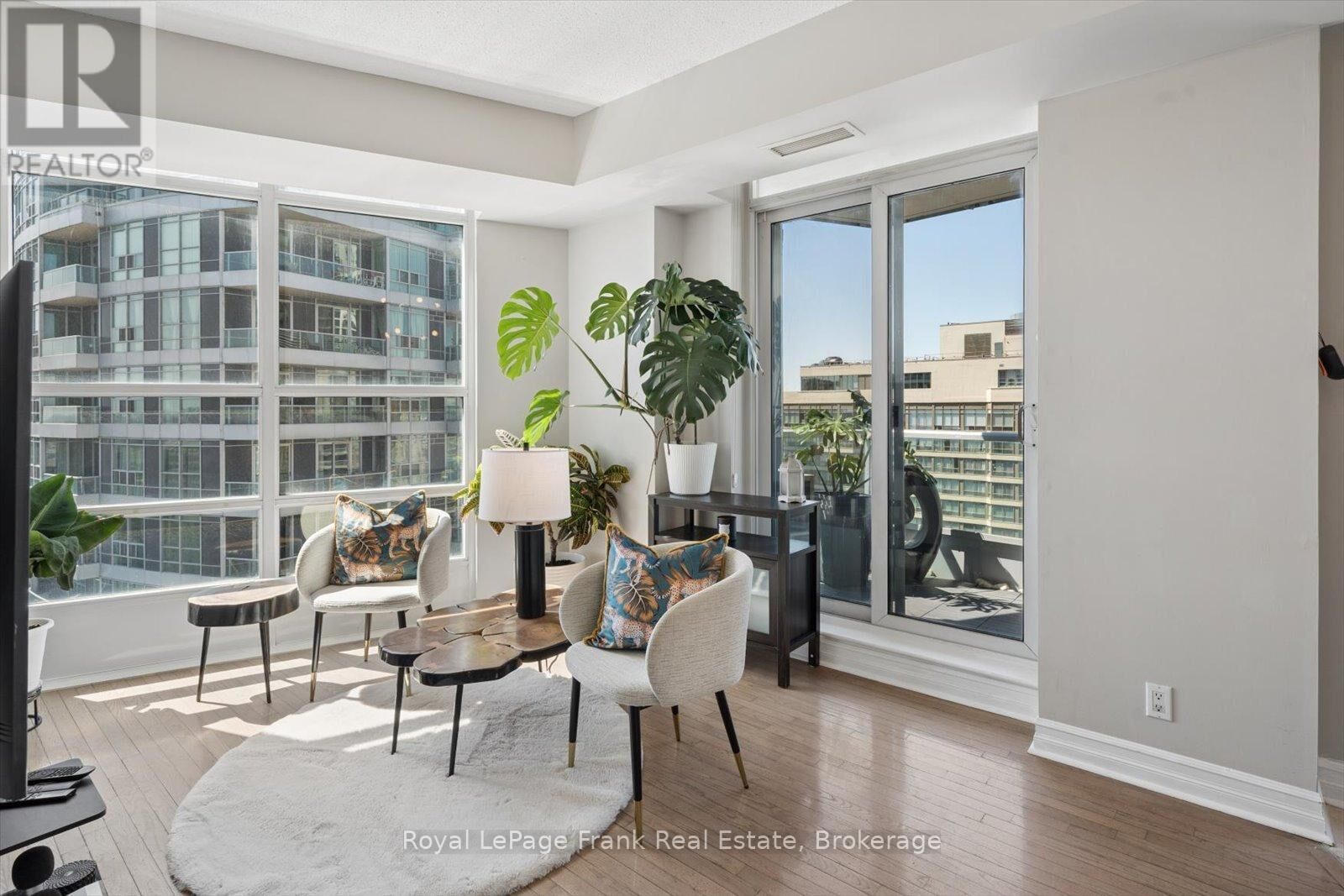 Property Photo: 1 Elm Drive West 2405 ON L5B 4M1