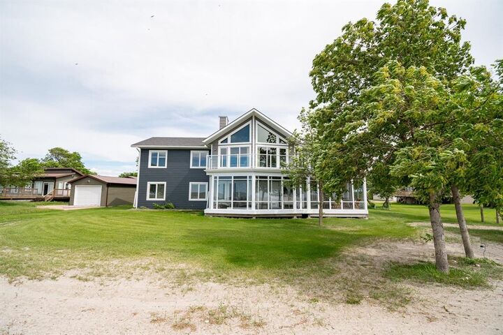 1226 Twin Lakes Beach Road South — photo 1