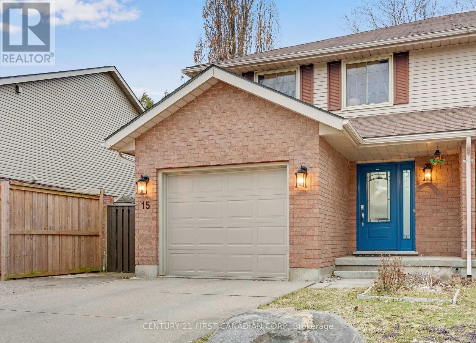 Property Photo: 15 Mohican Drive ON N4T 1H4