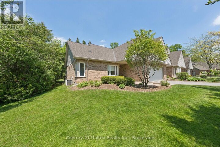 Photo de la propriété: 1850 Cherryhill Road 11 ON K9K 2E3
