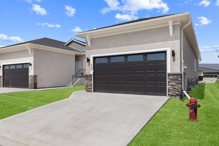 804 Manitoba Avenue — photo 1