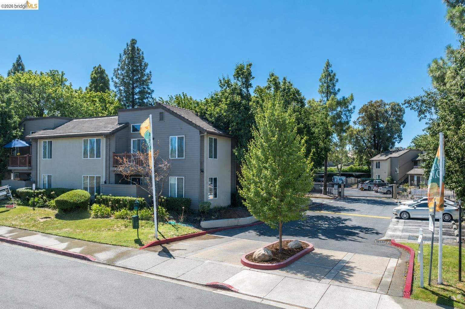 Property Photo: 2005 San Jose Dr 117 CA 94509