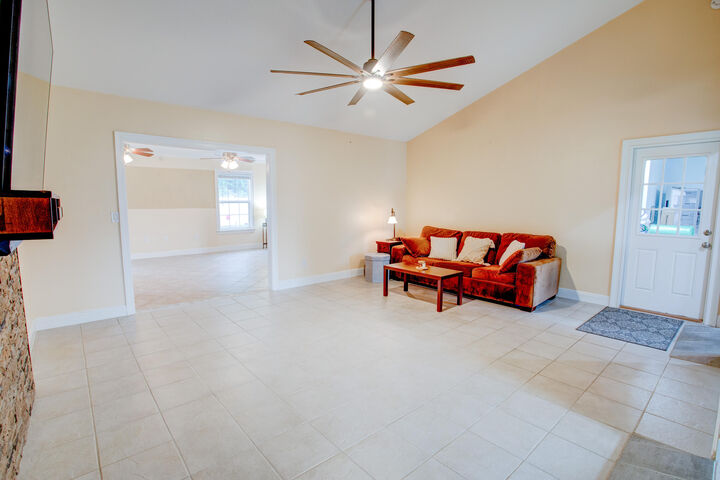 Property Photo: 134 Newcastle Circle FL 32547
