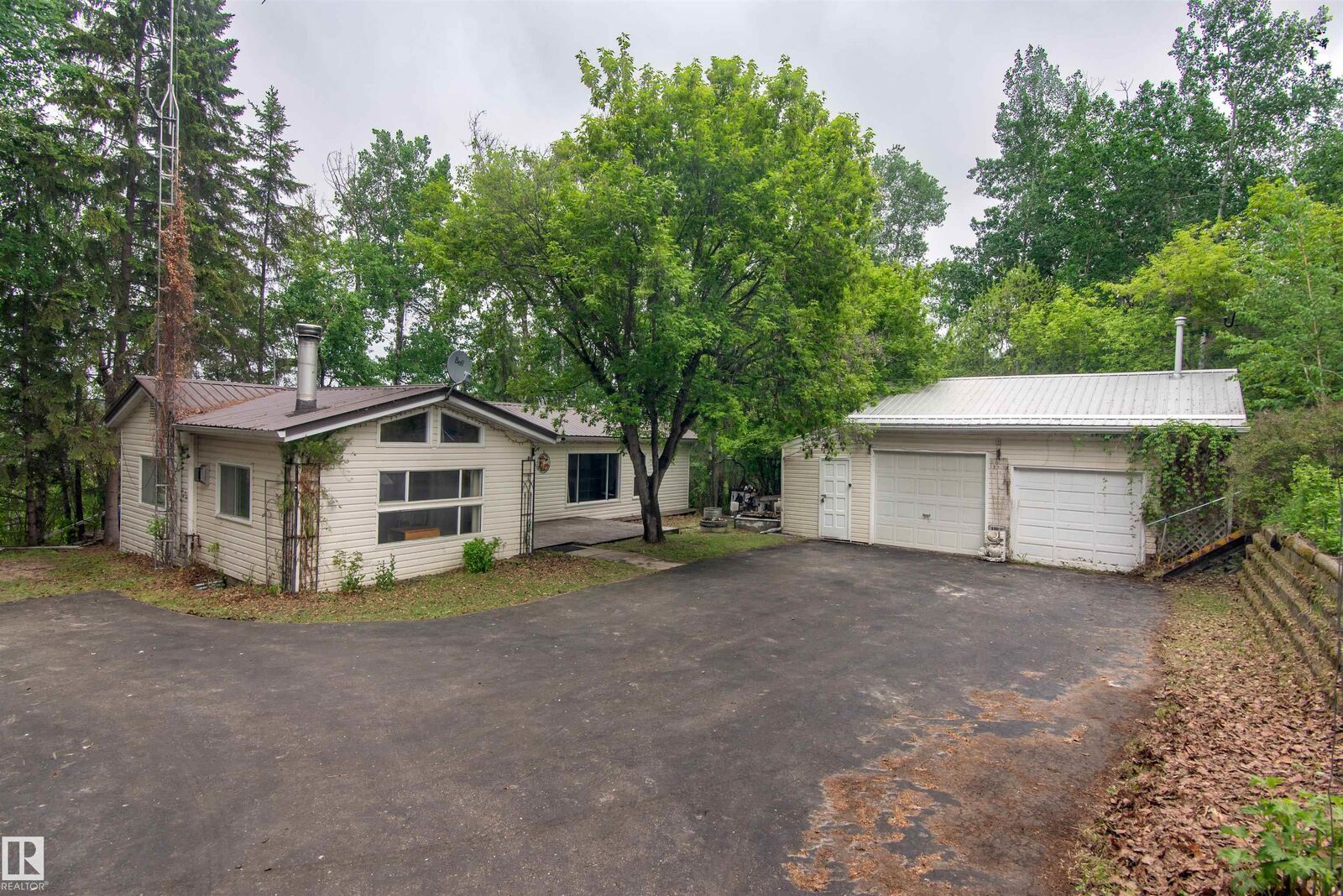Property Photo:  59318 Rg Rd 454  AB T9N 0H2 