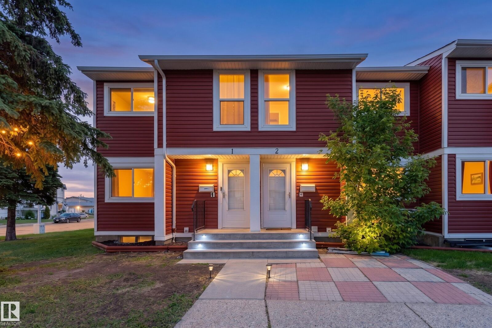 Property Photo: 4707 126 Avenue NW 2 AB T5A 4K4