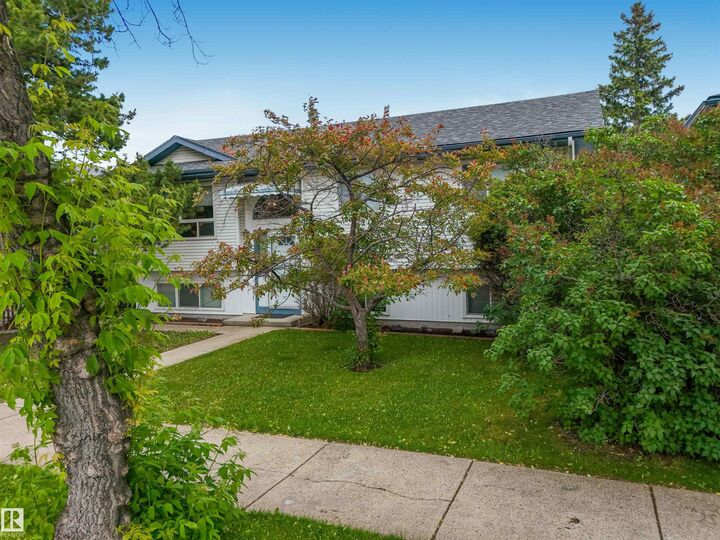 Property Photo:  5061 44 Street  AB T7A 1B7 