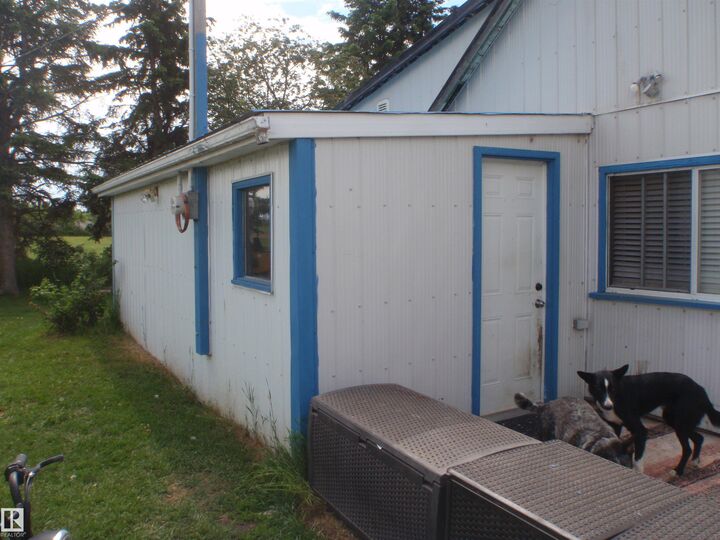 Property Photo: 59204 Range Rd 23 AB T7N 1N2