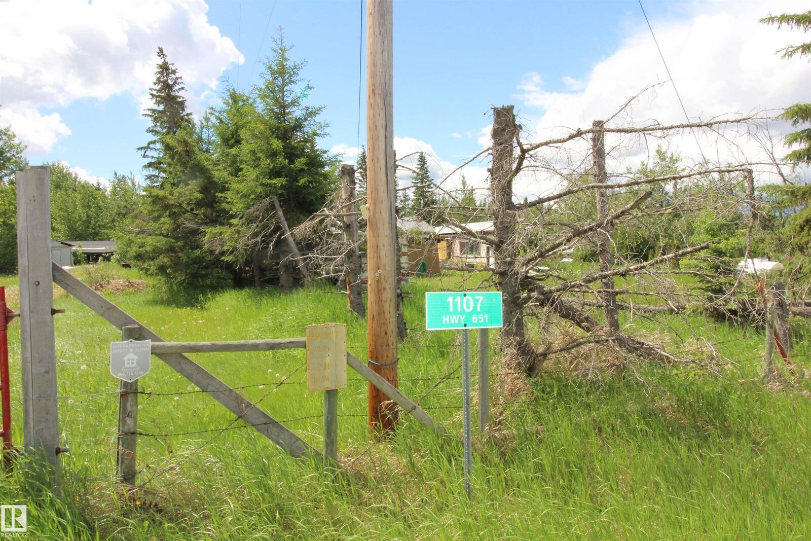 Property Photo:  1107 Hwy 651  AB T0G 0H0 