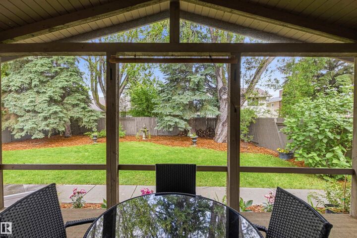 Property Photo:  155 Gariepy Crescent NW  AB T6M 1B5 