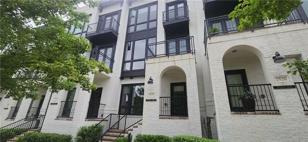 Property Photo: 2522 Appleden Place 6 GA 30319