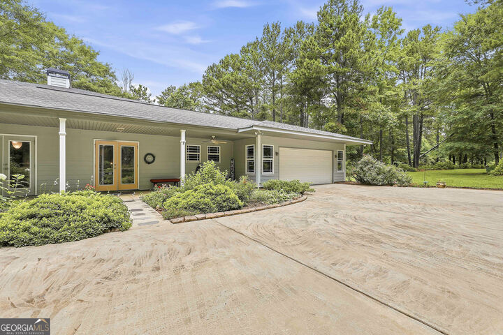 Property Photo:  207 Steeplechase  GA 30204 