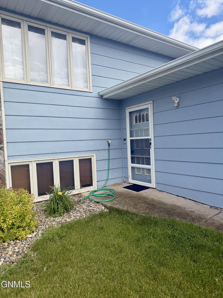 Property Photo:  3643 Regent Drive E  ND 58504 