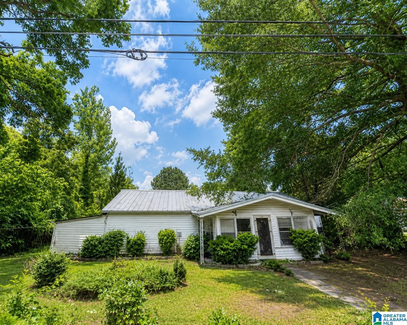 Property Photo:  509 Cave Road  AL 36206 