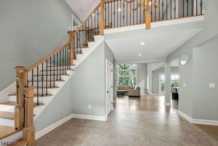 Property Photo: 5 Vernon View Dr NJ 07418