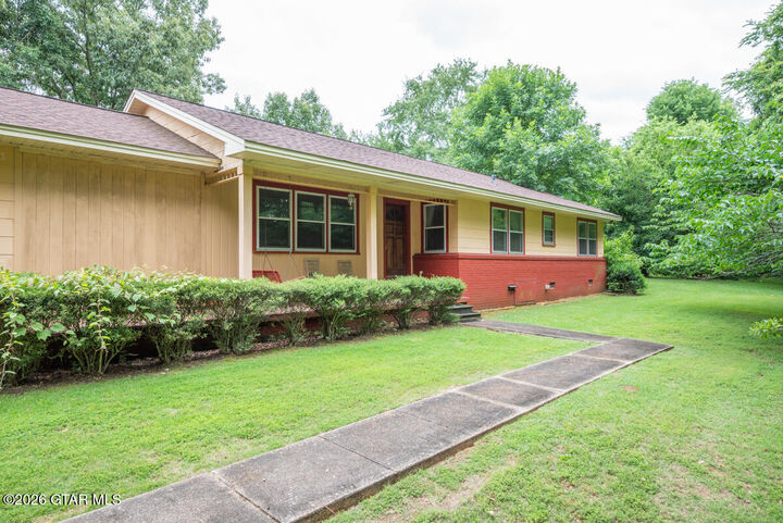 Property Photo: 718 Old West Point Road MS 39759