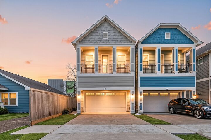 Property Photo: 519 E 28th Street TX 77008