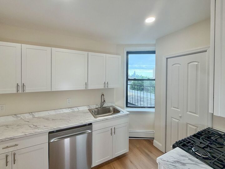 Property Photo:  327 8th St 7  NJ 07087 