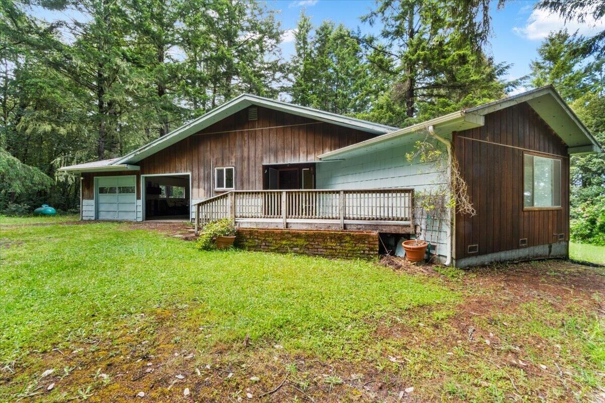 Property Photo:  7603 Kneeland Road  CA 95549 