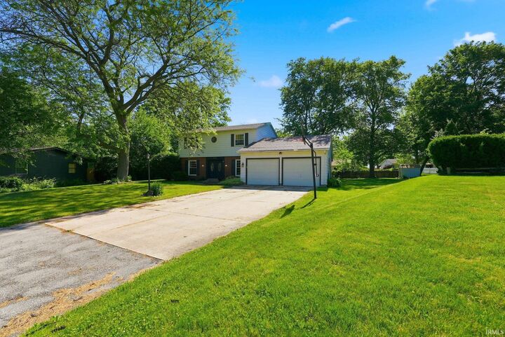 Property Photo: 6236 Chaucer Court IN 46614-6101