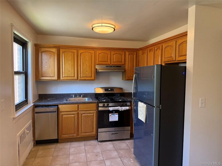 Property Photo:  130 Virgina Road  NY 10603 