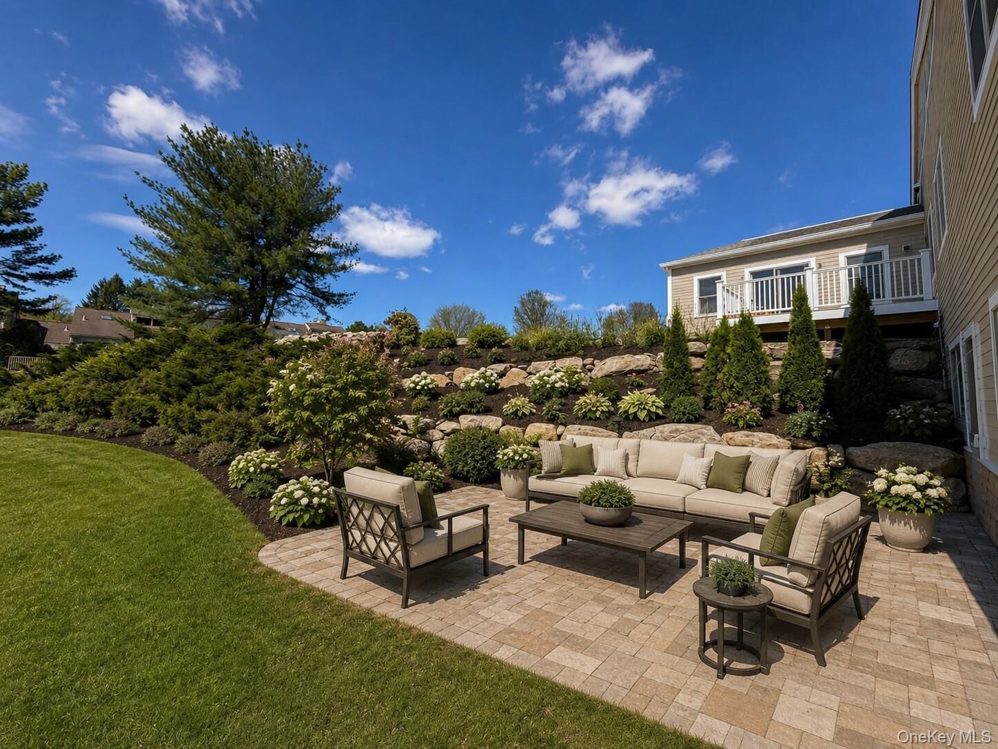 Property Photo: 904 Oakridge Common NY 10590
