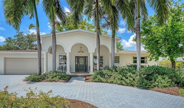 Property Photo:  2465 Foster Lane  FL 34239 