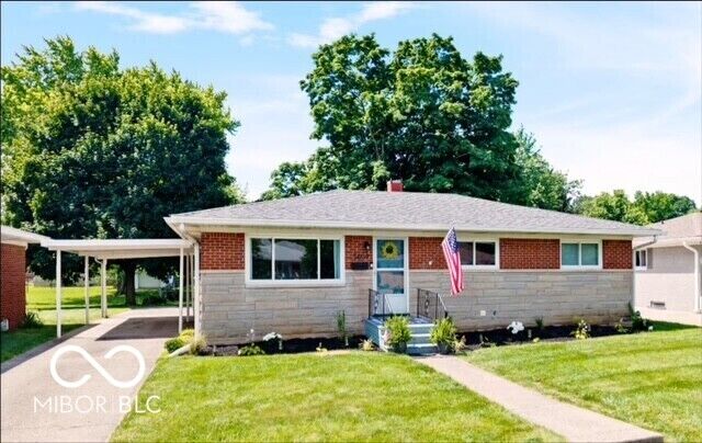 Property Photo: 5609 Meadowood Drive IN 46224