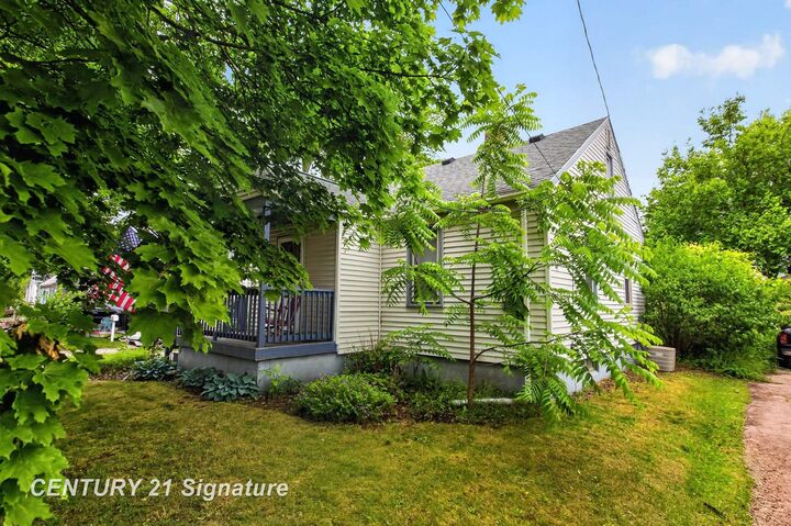 Property Photo:  1907 James Street  MI 48732 