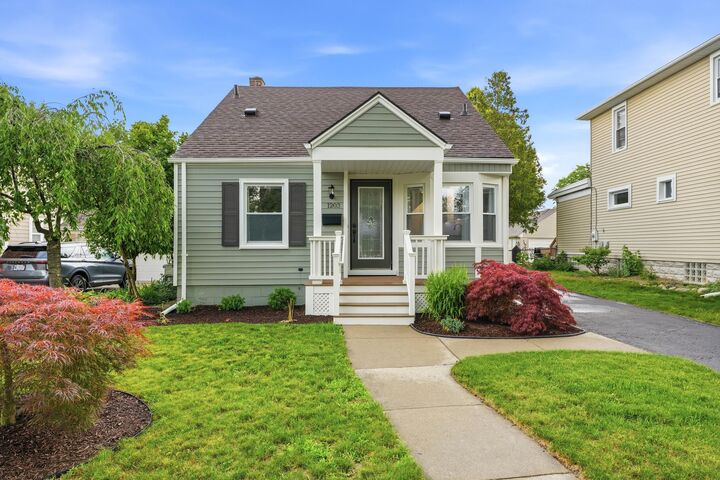 Property Photo:  1203 E 2nd Street  MI 48067 