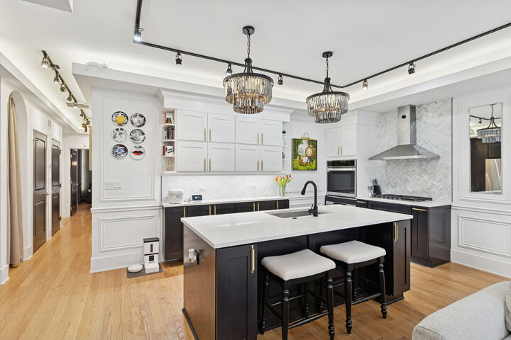 Property Photo:  3105 S Giles Avenue 1S  IL 60616 