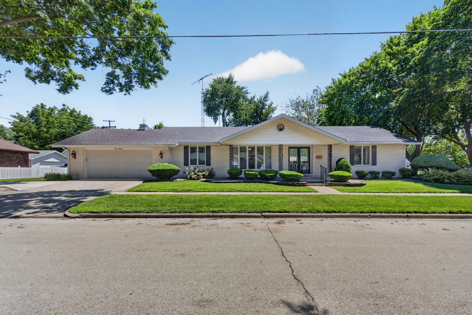 Property Photo:  413 Price Street  IL 60450 