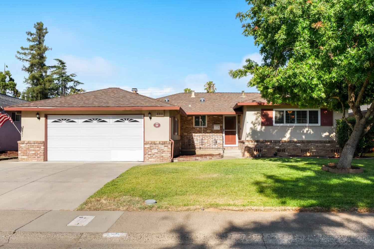 Property Photo: 59 Manley Court CA 95820