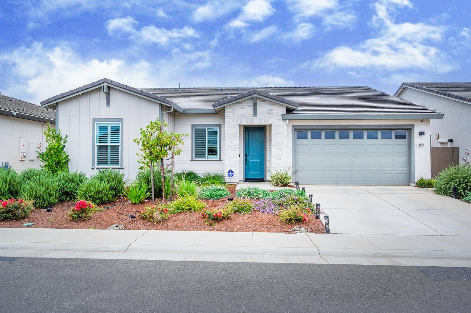 Property Photo:  12164 Solis Way  CA 95742 