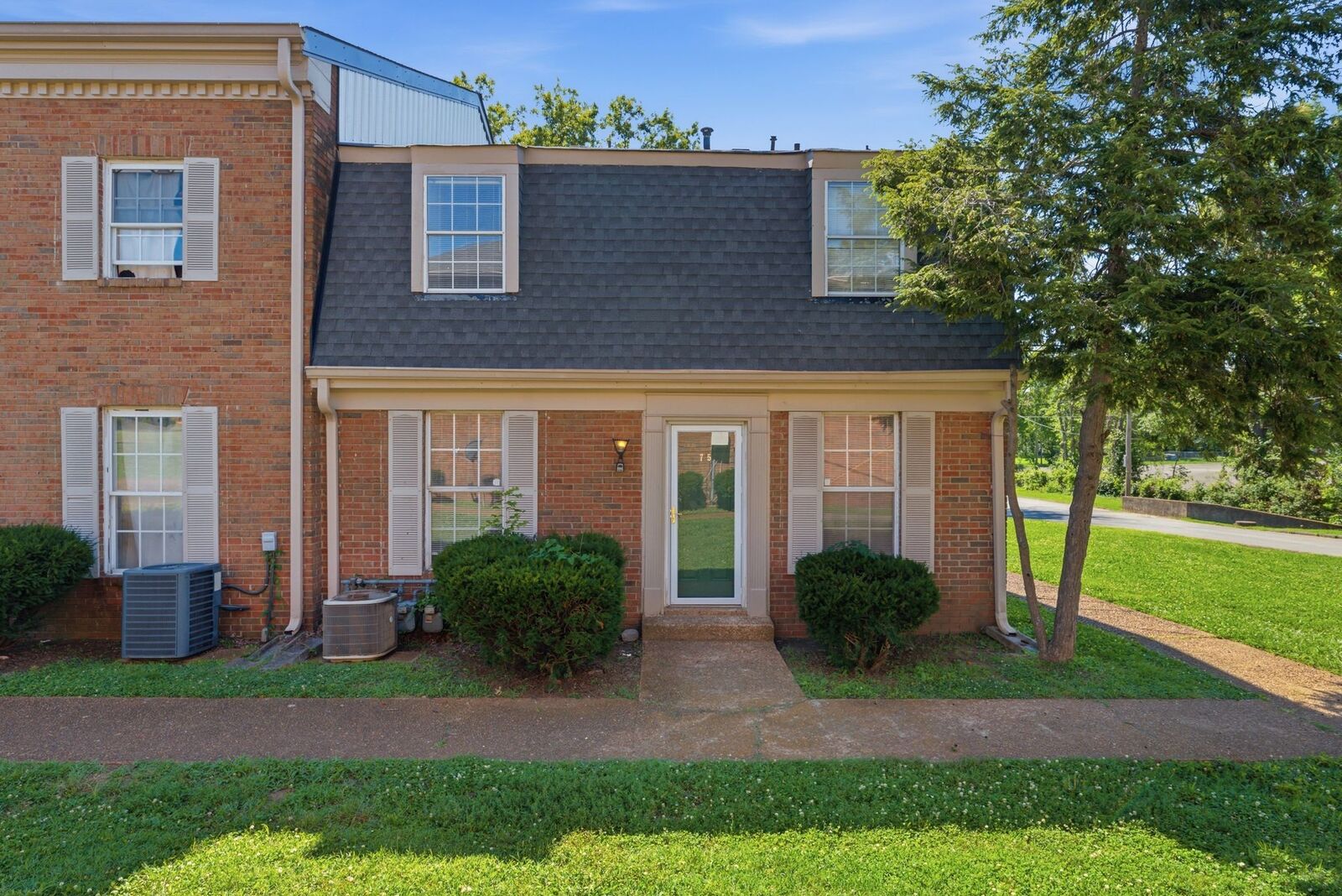 Property Photo: 323 Forest Park Rd 7-5 TN 37115
