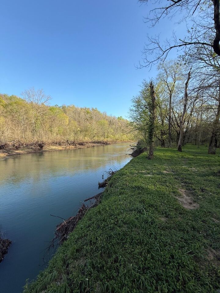 Property Photo:  610 Dogwood Way  TN 37029 