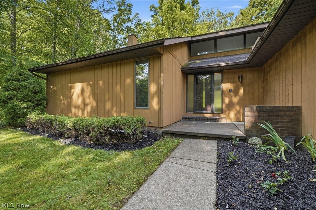 Property Photo: 6294 Cheryl Place OH 44077