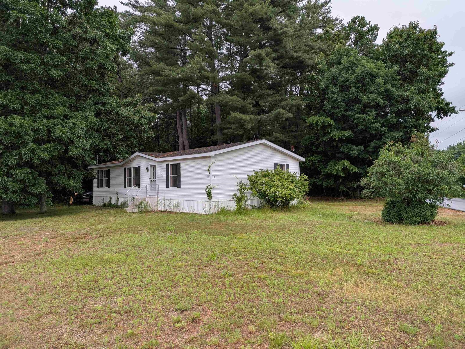 Property Photo: 545 Elm Street NH 03055