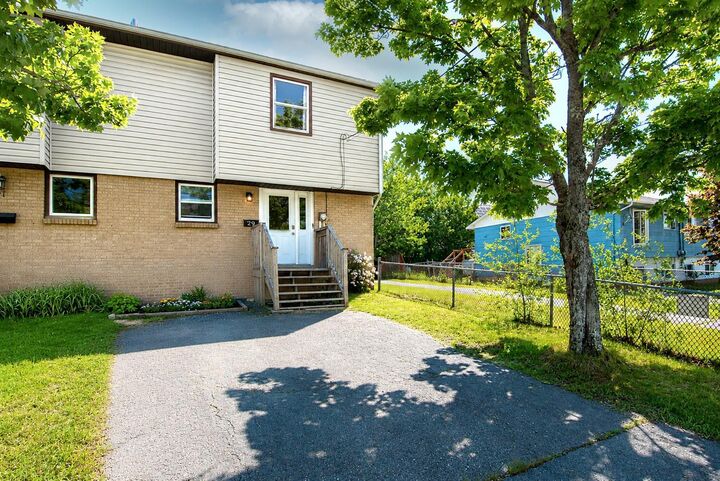 29 Circassion Drive — photo 1