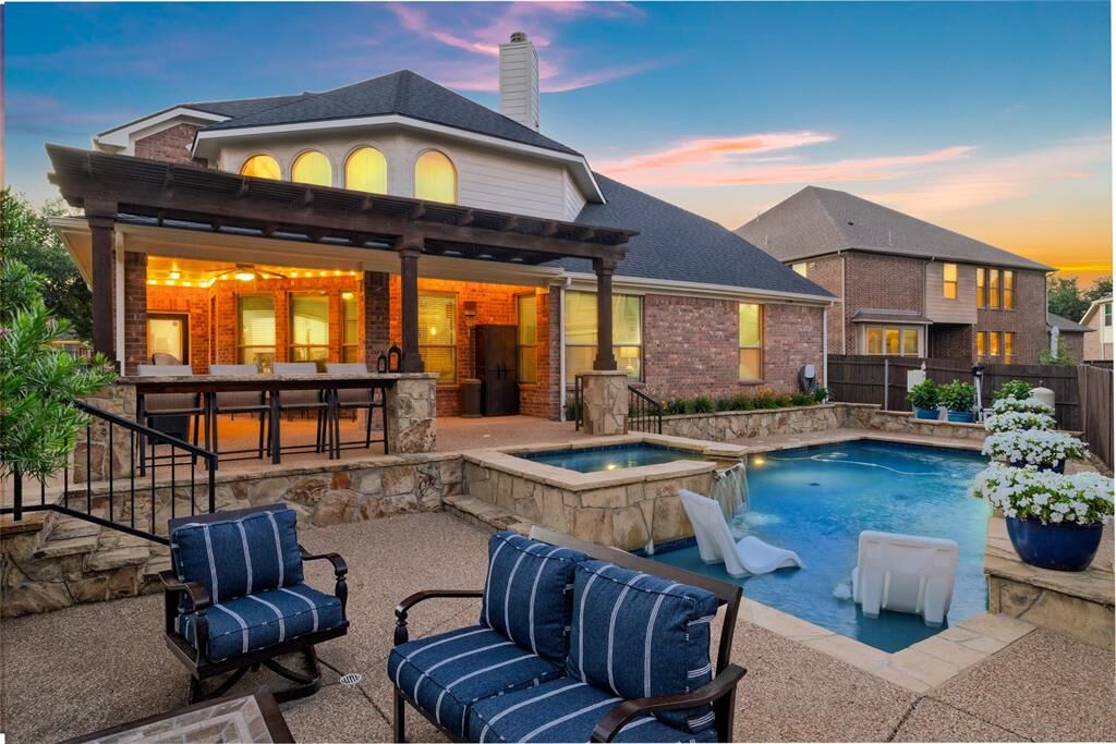 Property Photo: 1805 Lewis Crossing Drive TX 76248