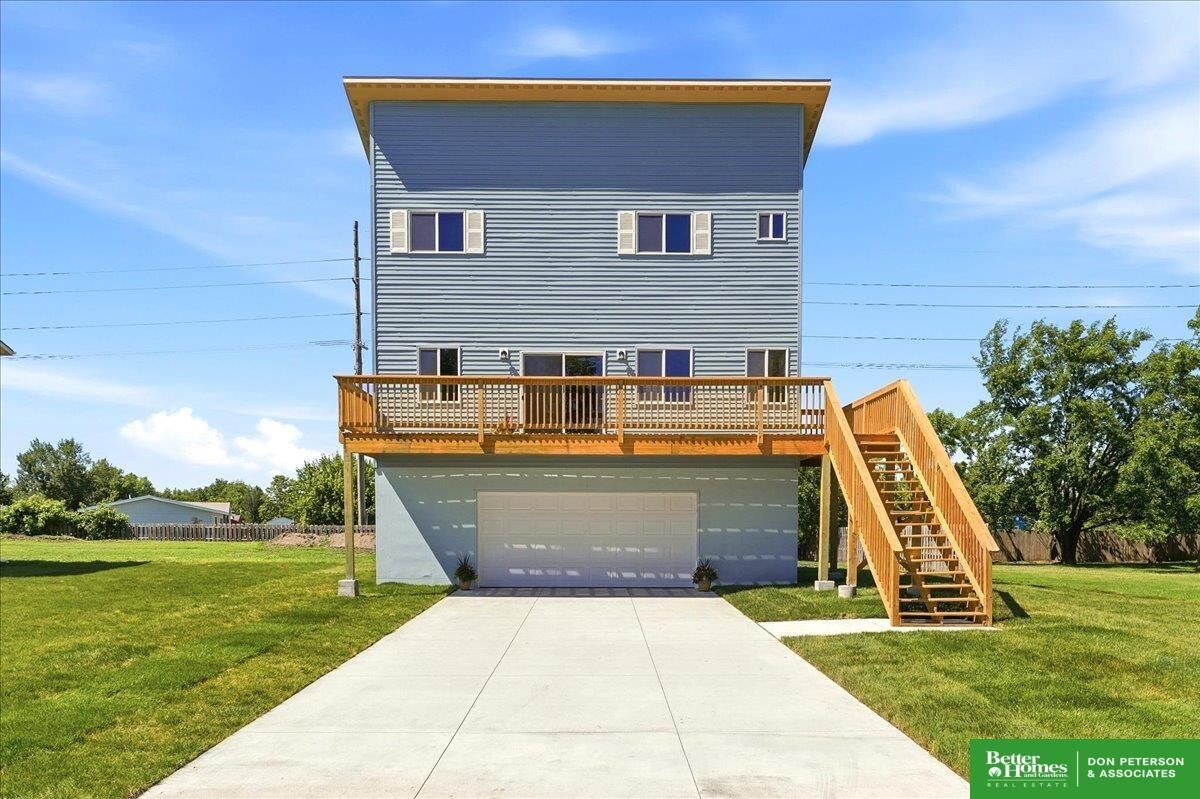 Property Photo:  506 Hidden Meadows Drive  NE 68025 