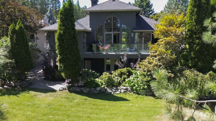 3897 Gallaghers — photo 1