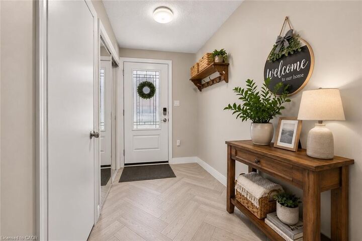 Property Photo:  91 Livingston Avenue 4  ON L3M 1L4 