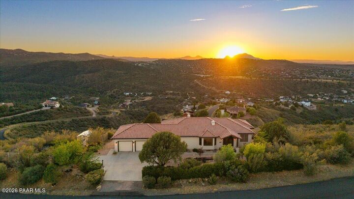 Property Photo:  34 N French Place  AZ 86303 