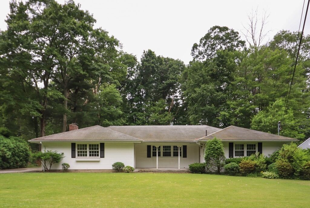 Property Photo: 30 Gill Ct MA 01588