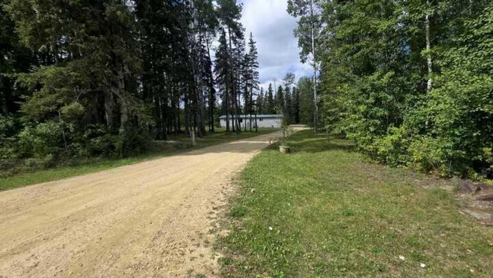 Property Photo:  981 Fox Drive  AB T0G 2K0 