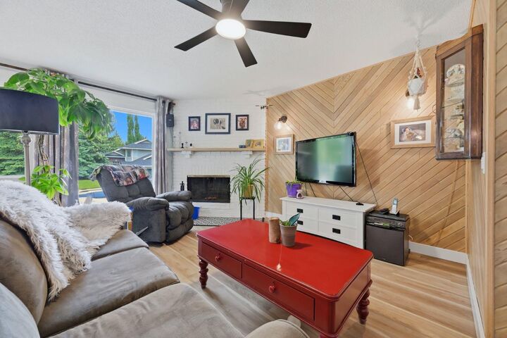 Property Photo: 3016 Cedar Ridge Drive SW AB T2S 1X6