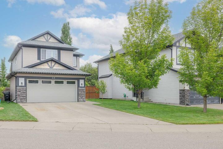 Property Photo:  42 Royal Birch Landing NW  AB T3G 5R3 