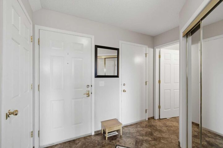 Property Photo:  90 Hidden Ranch Terrace NW  AB T3A 5Z4 