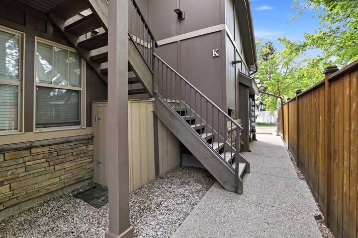 Property Photo:  5130 50 Street K  AB T4L 1X2 