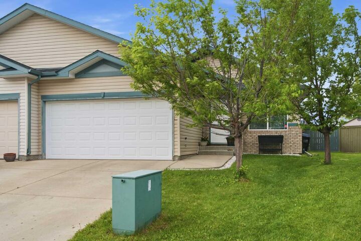 Property Photo:  109 Canoe Square SW  AB T4B 2N7 